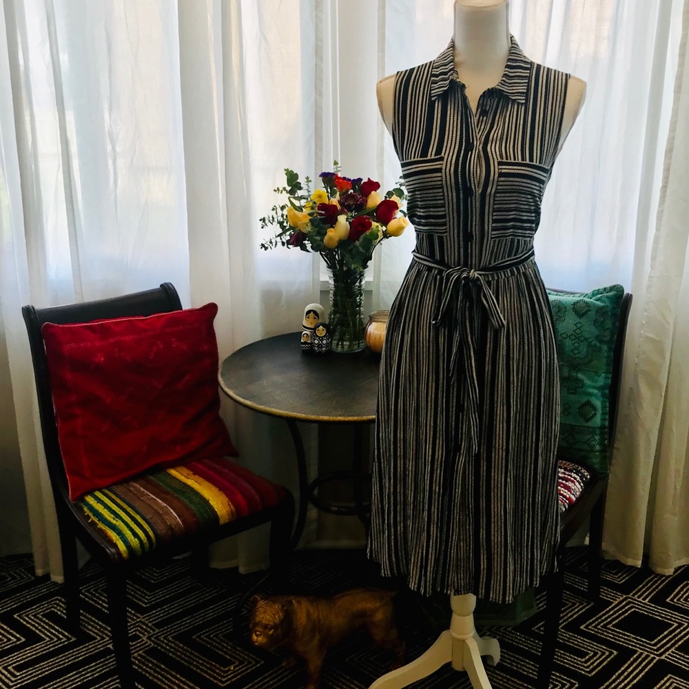 Black and white button up dress